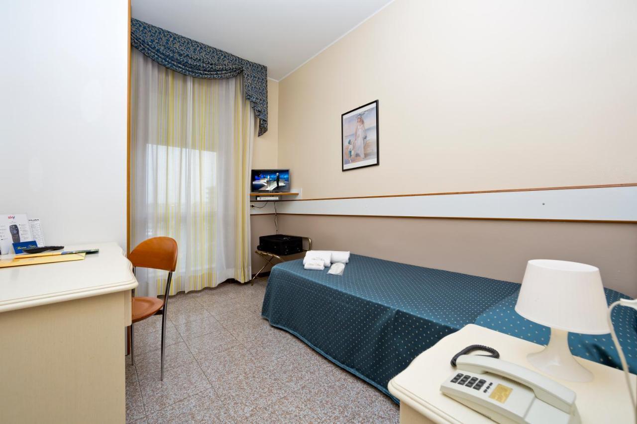 Hotel Faro Montichiari Buitenkant foto