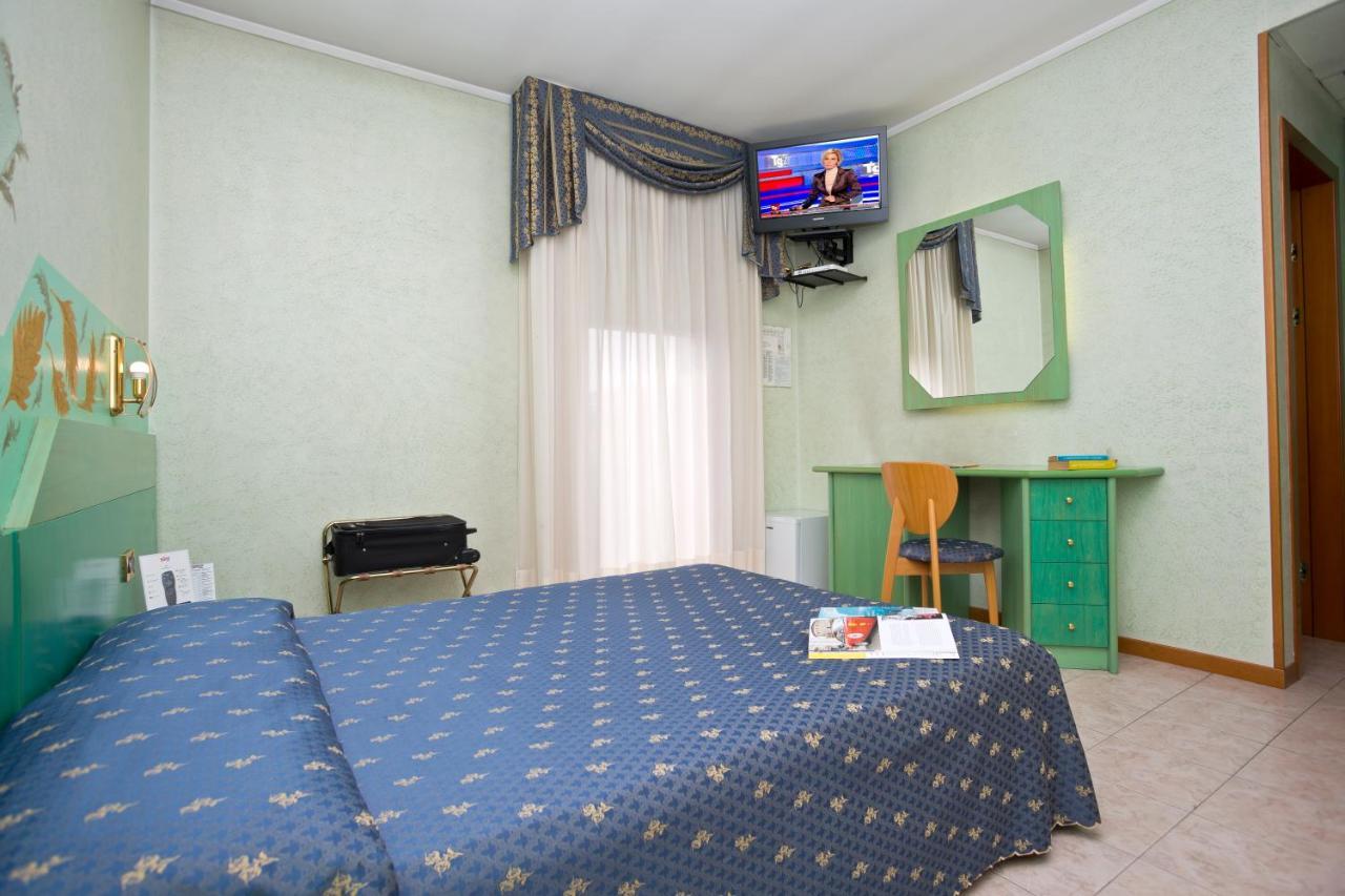 Hotel Faro Montichiari Buitenkant foto